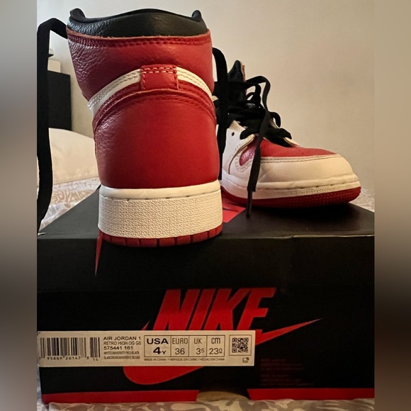 Nike Air Jordan 1 Retro High OG GS - Picture 3 of 3